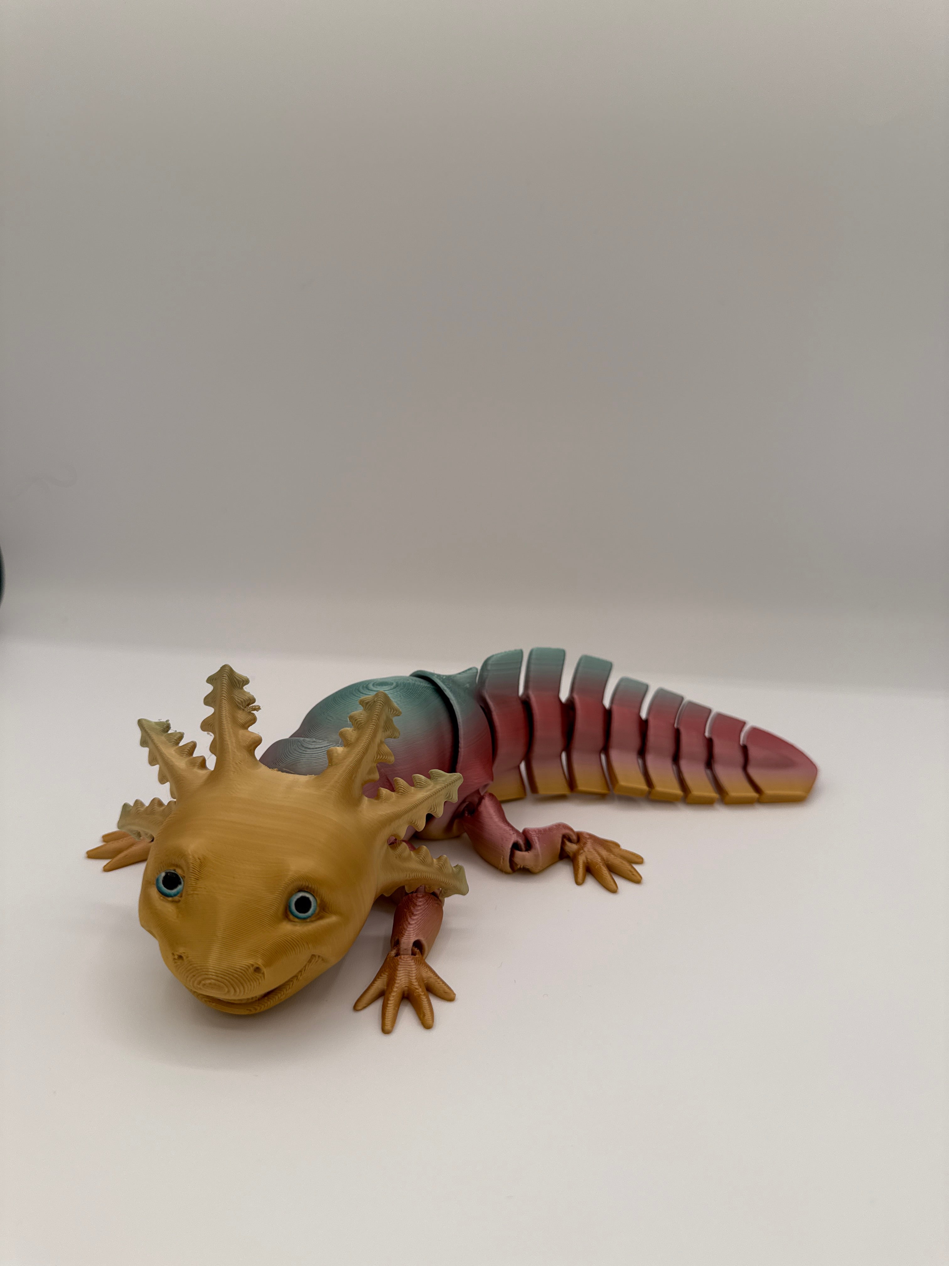 Big Smile Axolotl – Color-Shift PLA Figurine