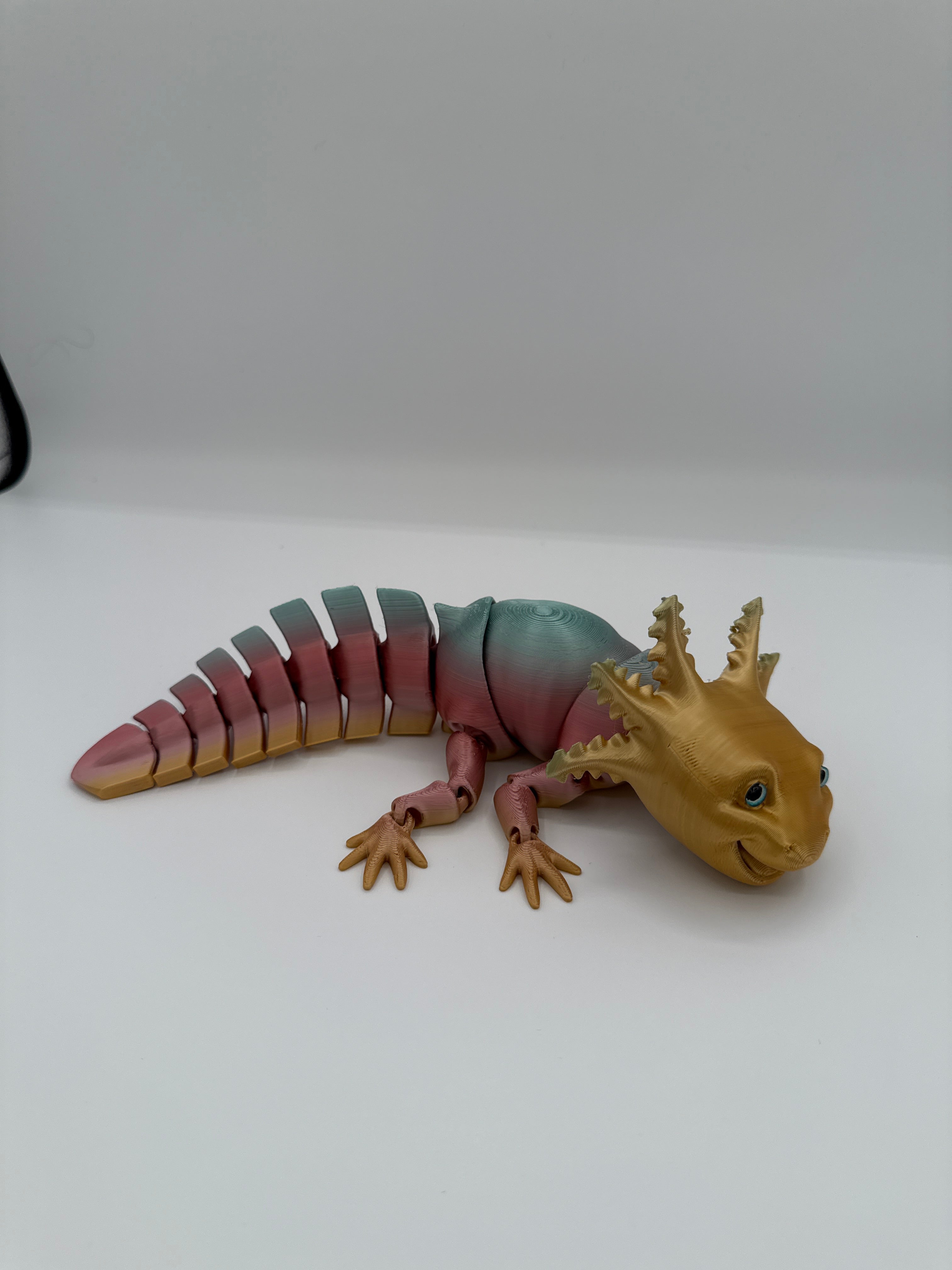 Big Smile Axolotl – Color-Shift PLA Figurine