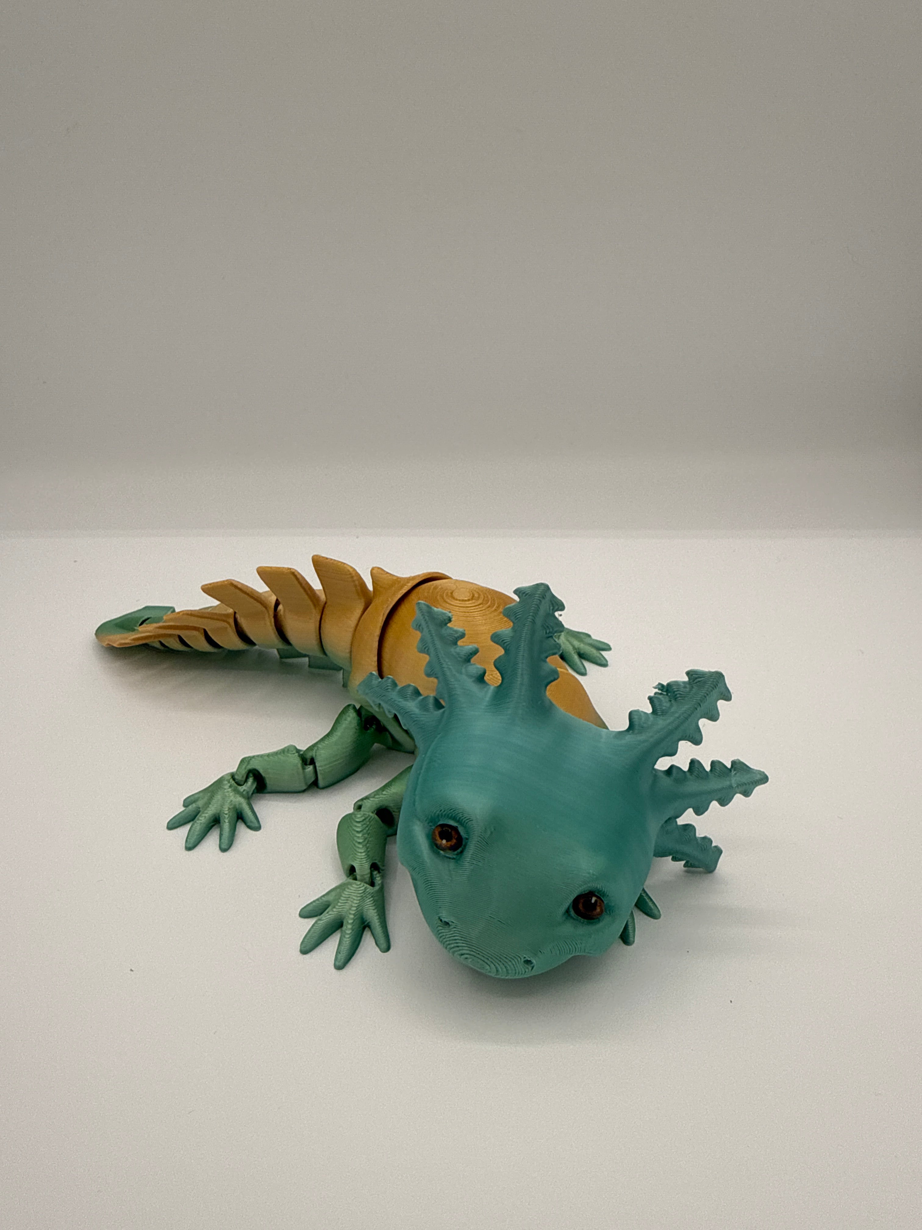 Big Smile Axolotl – Color-Shift PLA Figurine